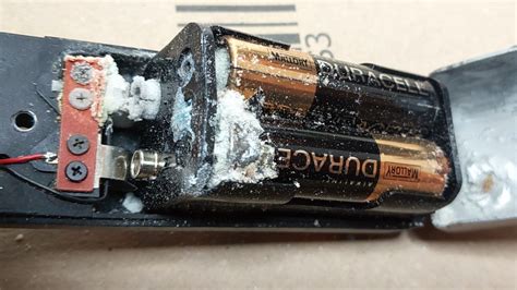 How should I handle batteries that leaked in a device ...